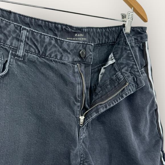 Zara Side Stripe Mom Jean Shorts | Size 36 Washed Black Denim Raw Hem High Rise - Picture 3 of 6